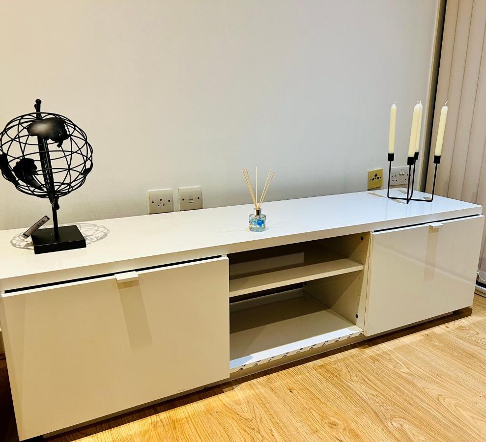 Canary Luxury Modern 1 Bedroom