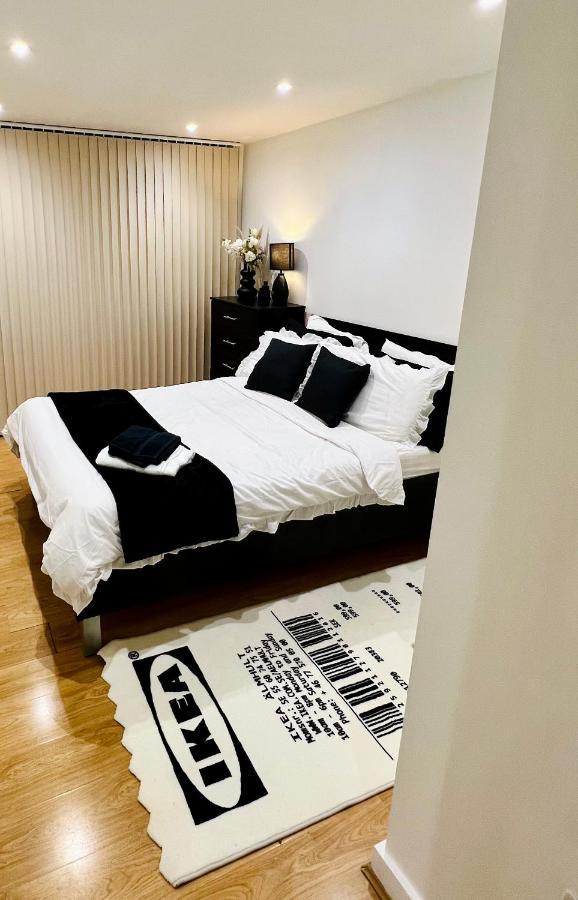 Апартаменты Canary Luxury Modern 1 Bedroom *